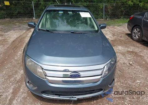 2011 Ford Fusion Hybrid z USA, uszkodzony, nr VIN 3FADP0L37BR302056